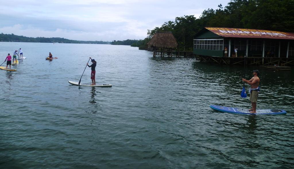 Hotel Y Restaurante Backpackers Rio Dulce Town Zewnętrze zdjęcie