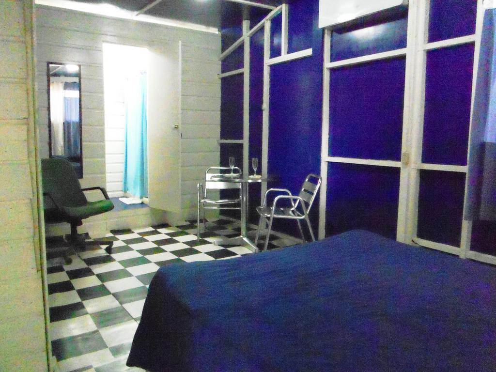 Hotel Y Restaurante Backpackers Rio Dulce Town Pokój zdjęcie