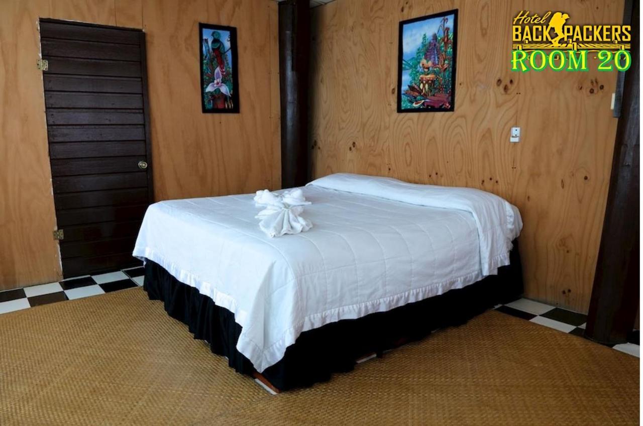 Hotel Y Restaurante Backpackers Rio Dulce Town Zewnętrze zdjęcie